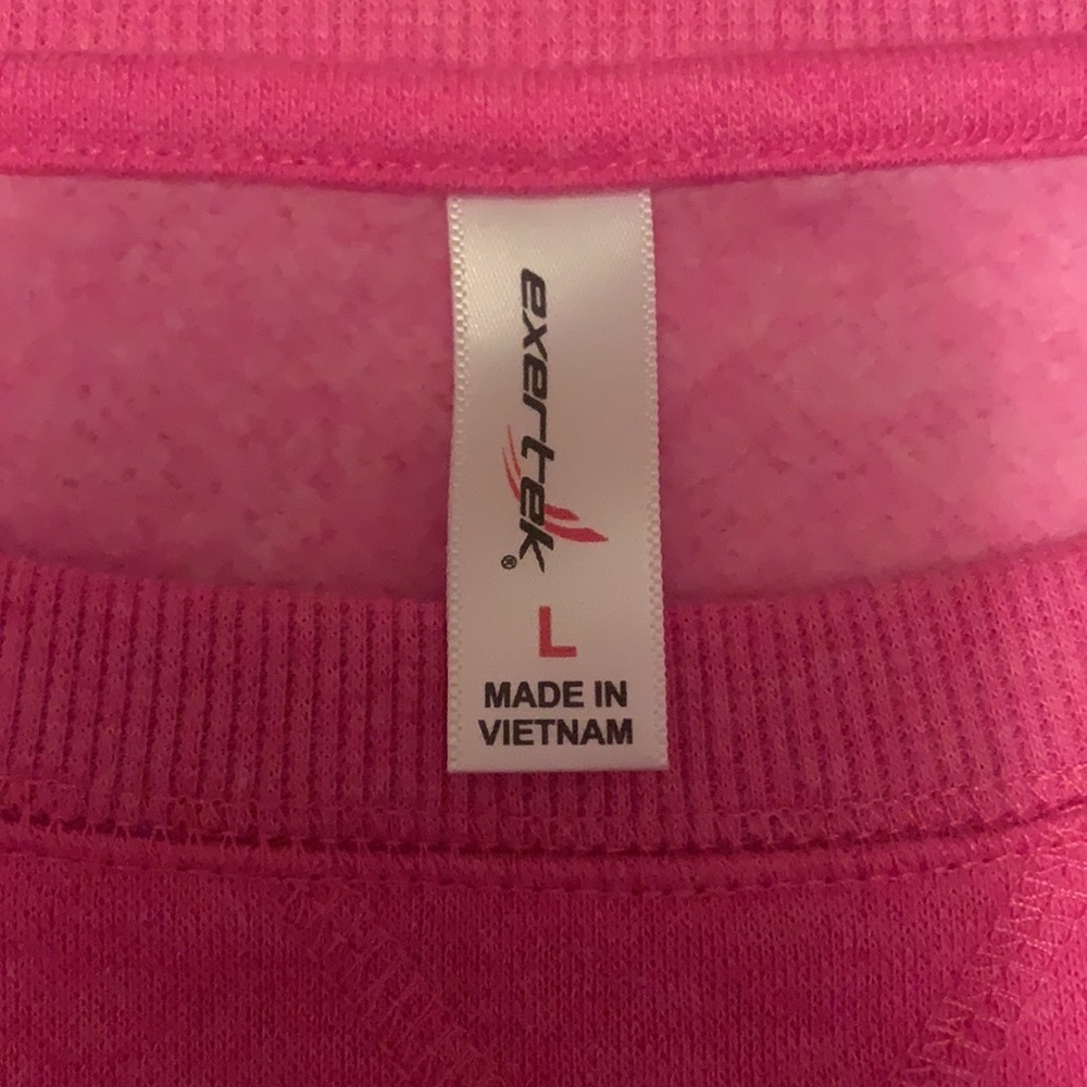 NWOT LARGE PINK CREWNECK - Picture 2 of 4